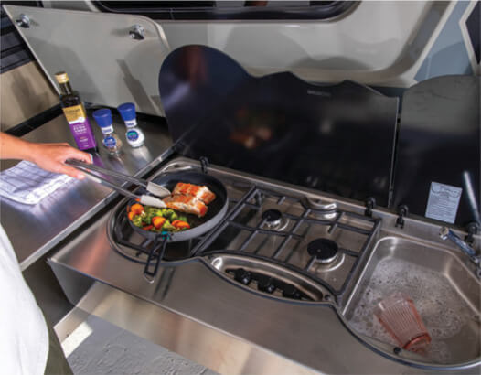 Кемпер ARB: Приготовление еды